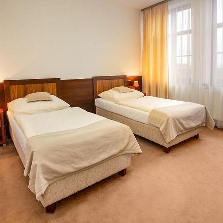 Hotel Academic สโวเลิน ภายนอก รูปภาพ