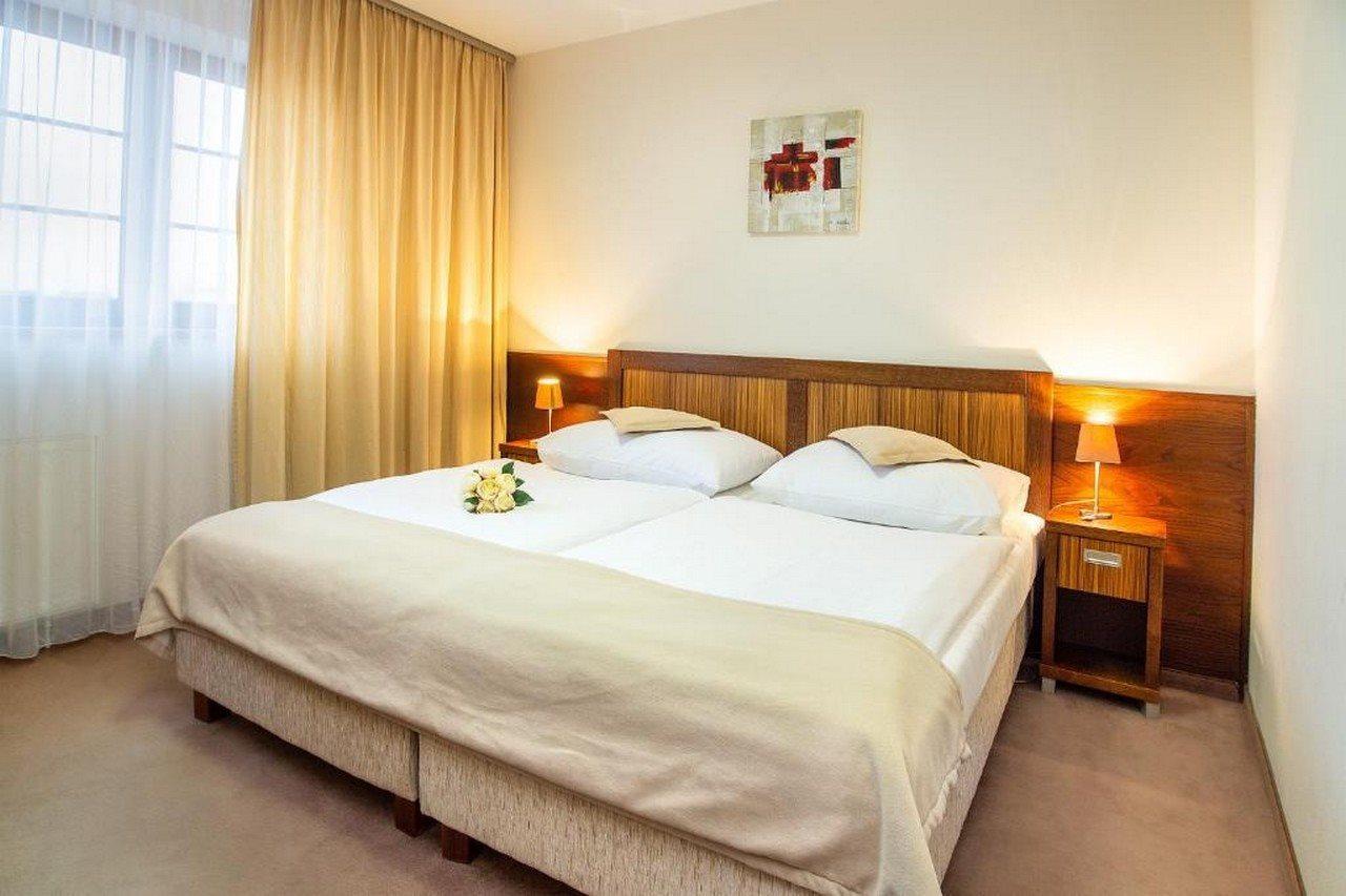 Hotel Academic สโวเลิน ภายนอก รูปภาพ