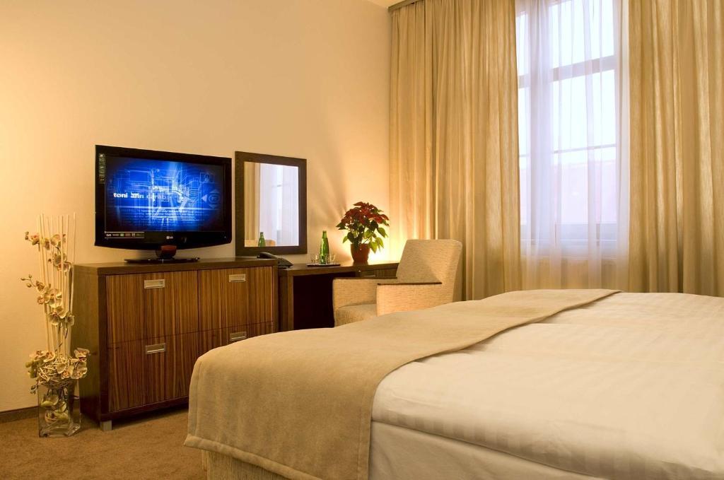 Hotel Academic สโวเลิน ภายนอก รูปภาพ